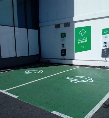 Rotulación de instalación para coches eléctricos