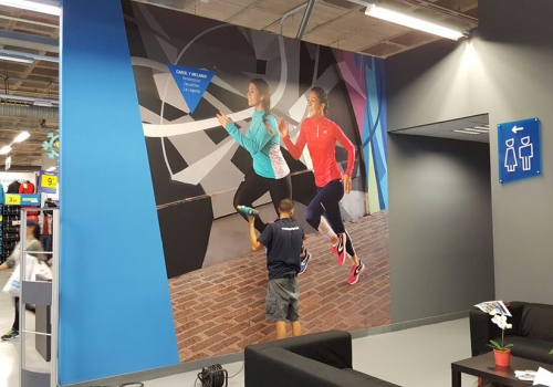 Rotulaciones interiores en tiendas Decathlon